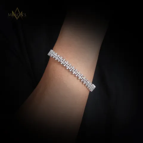 Apostle's Cross Link Bracelet · 8.5 mm — detail 1