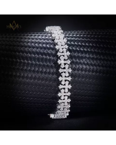 Apostle's Cross Link Bracelet · 8.5 mm