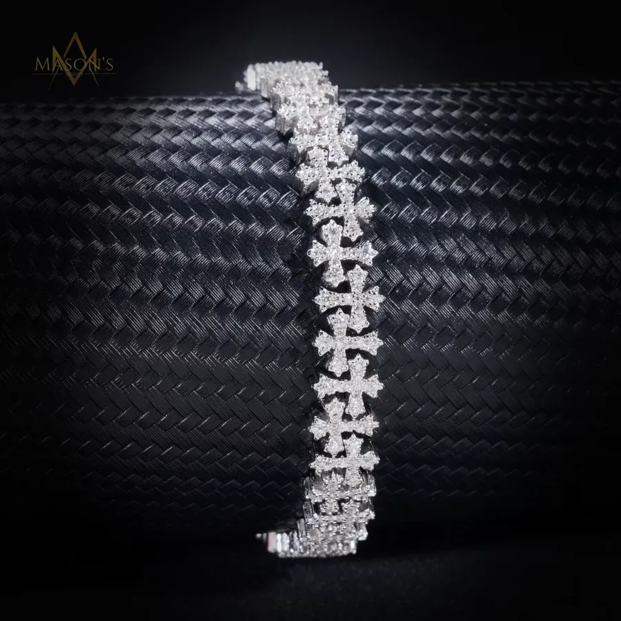 Apostle's Cross Link Bracelet · 8.5 mm