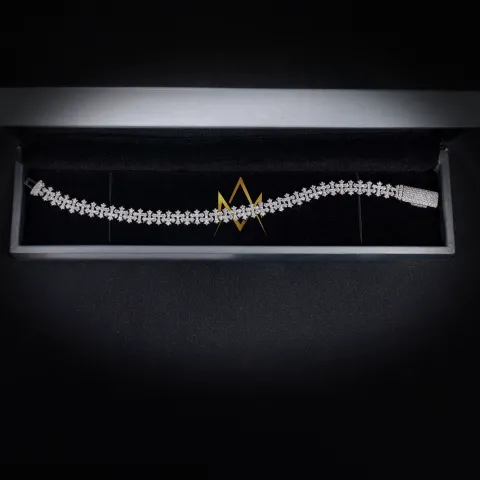 Apostle's Cross Link Bracelet · 8.5 mm — detail 4