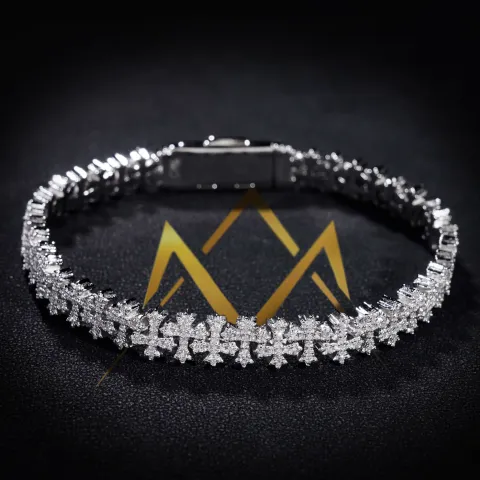 Apostle's Cross Link Bracelet · 8.5 mm — detail 7