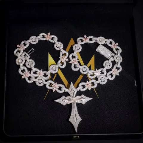 Crusader's Infinity Link Chain — detail 1