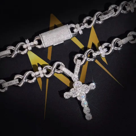 Devout's Infinity Link Chain — detail 2