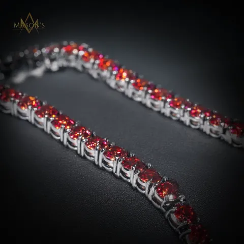Empress’ Tennis Link Chain · Crimson — detail 1