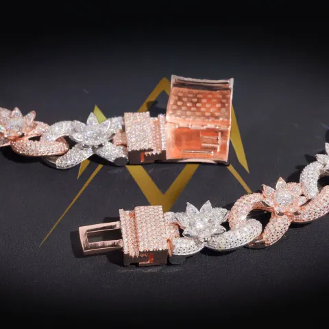 Mediator’s Infinity Link Chain — detail 6