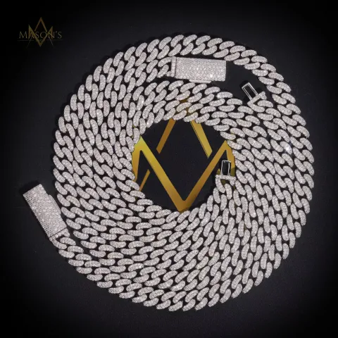 Patrician's Cuban Link Chain — detail 3