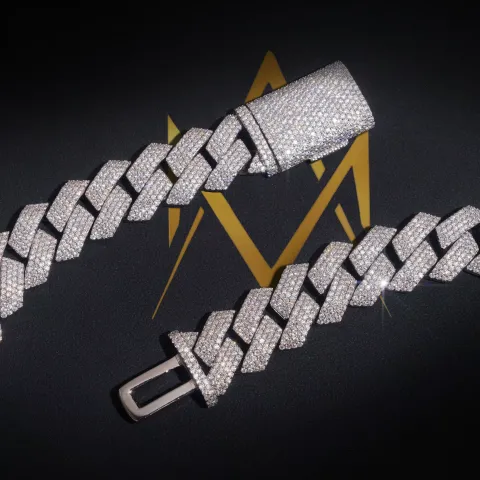 Sovereign's Cuban Link Chain · 18 mm — detail 2