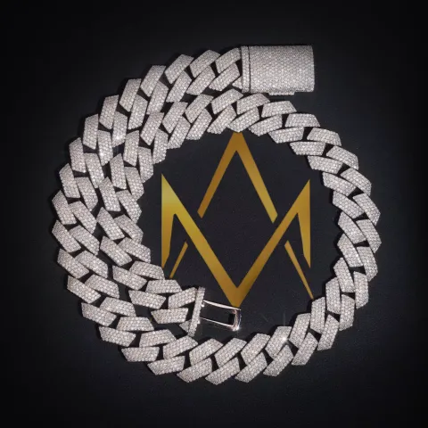 Sovereign's Cuban Link Chain · 18 mm — detail 1