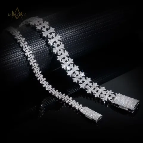 Apostle's Cross Link Bracelet · 16 mm — detail 3