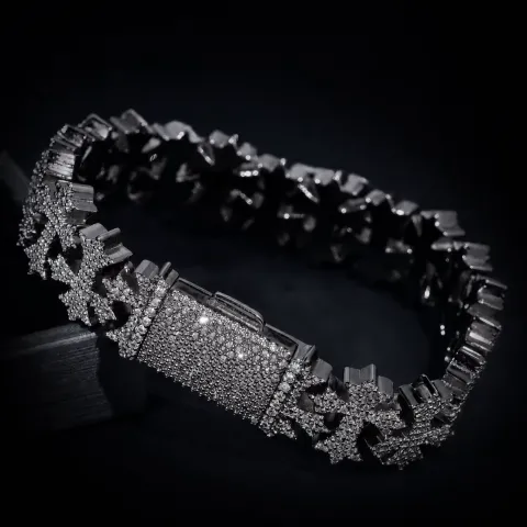 Apostle's Cross Link Bracelet · 16 mm — detail 9