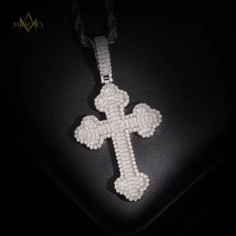 Ascendant's Cross Pendant — detail 1