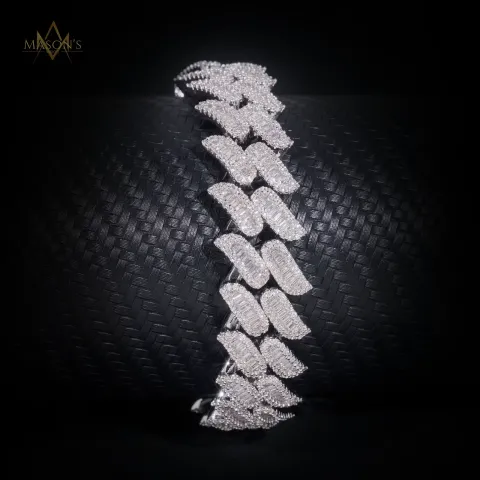 Basileus' Baguette Link Bracelet — detail 2