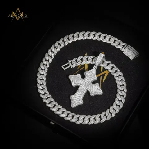Credence Cross Pendant — detail 1