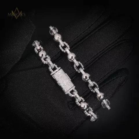 Custodian's Infinity Link Bracelet — detail 1