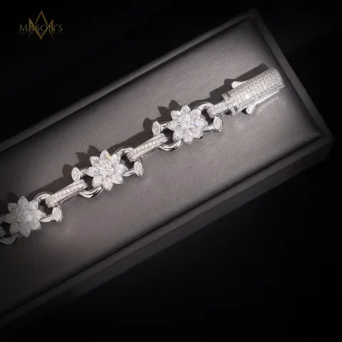 Mediator’s Infinity Link Bracelet — detail 2