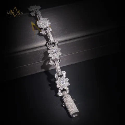 Mediator’s Infinity Link Bracelet — detail 3