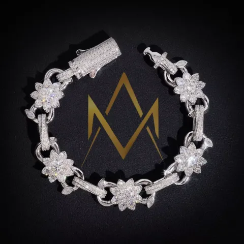 Mediator’s Infinity Link Bracelet — detail 5