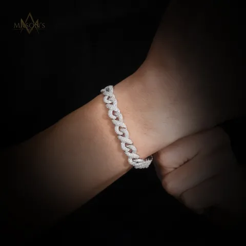 Perennialist's Infinity Link Bracelet — detail 2