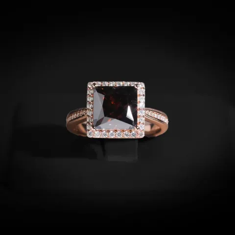 Viscount's Ruby Ring — detail 3